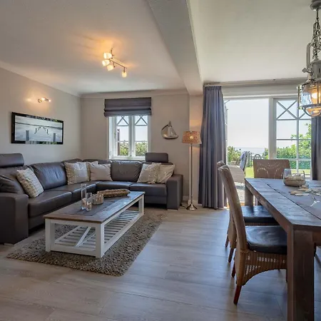 Ferienhaus Hues Strandleev 2